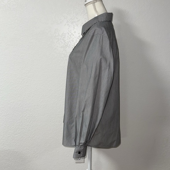 WRINKLE FREE Gray Button-Up Shirt - Picture 2 of 9